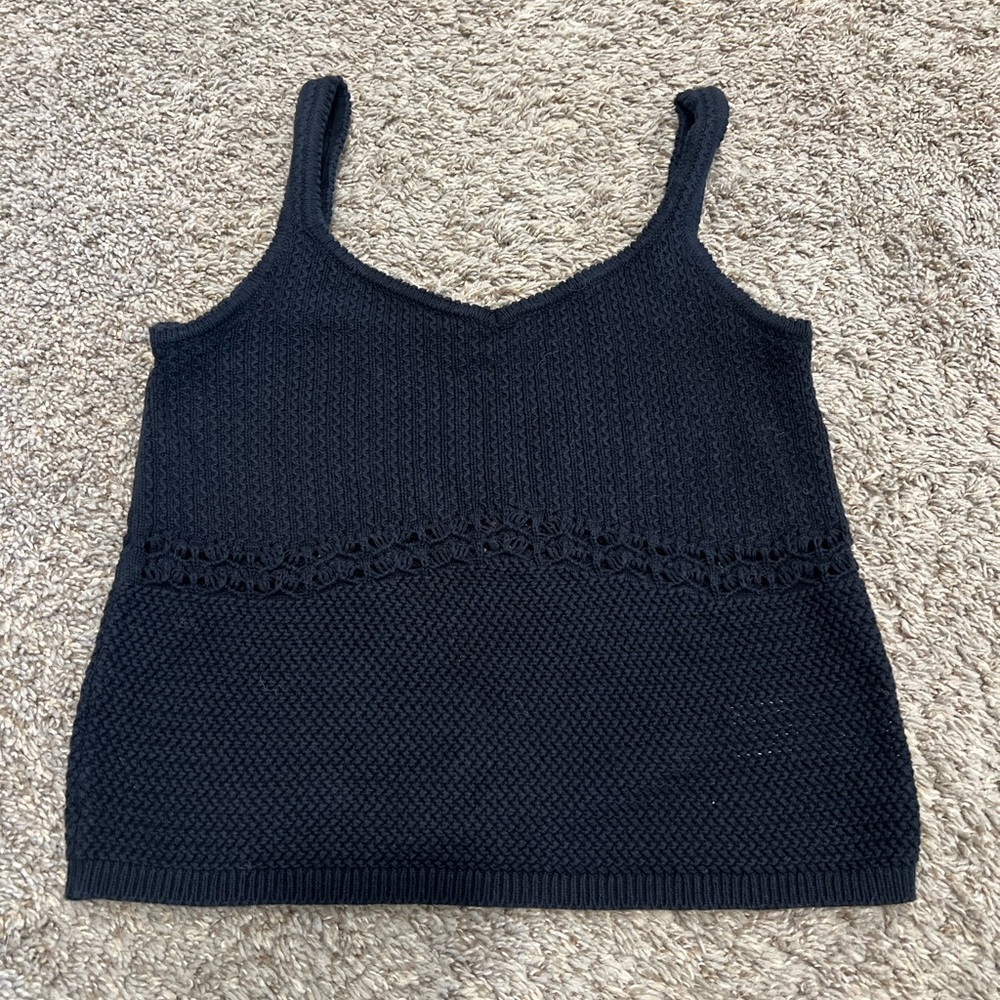 Old navy black cropped knitted loosing fitting V neck tank top women size medium